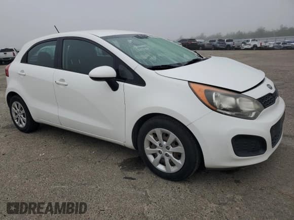 ✅ 2012 Kia Rio LX • VIN: KNADM5A35C6027866 • Лот: 86881665. Опубликован ранее на Copart с пробегом 115 266 миль. Бесплатный доступ к архиву аукционных продаж из США и подробный отчёт об истории автомобиля на DreamBid. Изображение 4.