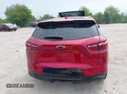 ✅ 2021 Chevrolet Blazer RS • VIN: 3GNKBKRS4MS570818 • Lot: 42511827. Wystawiony na IAAI z przebiegiem 28 519 mil. Bezpłatny archiwum sprzedaży aukcyjnych z USA i szczegółowy raport historii pojazdu na DreamBid. Zdjęcie 17.