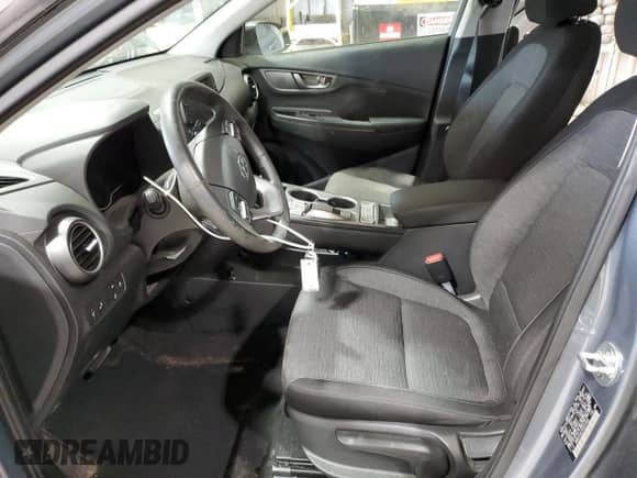 2019 Hyundai Kona SEL z VIN KM8K23AG7KU031690, wystawiony jako Copart lot #53610195 z przebiegiem 17 244 mil mil oraz Szkoda całkowita • Salvage title. Historia ofert i sprzedaży dostępna na DreamBid. Obrazek 7.