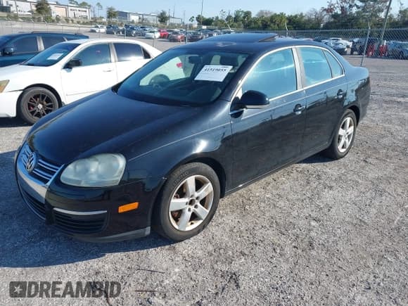 ✅ 2008 Volkswagen Jetta SE • VIN: 3VWRM71KX8M182235 • Lot: 41519055. Wystawiony na IAAI z przebiegiem 182 404 mil. Bezpłatny archiwum sprzedaży aukcyjnych z USA i szczegółowy raport historii pojazdu na DreamBid. Zdjęcie 2.