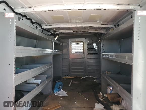 ✅ 2024 Ford Transit Cargo • VIN: 1FTBR1Y81RKA00248 • Lot: 86586805. Wystawiony na Copart z przebiegiem 15 243 mil. Bezpłatny archiwum sprzedaży aukcyjnych z USA i szczegółowy raport historii pojazdu na DreamBid. Zdjęcie 10.