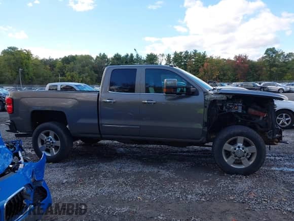 2017 Chevrolet Silverado 2500HD LTZ with VIN 1GC2KWEG4HZ192879, listed as a IAAI auction lot 43380040 with 98,324 mi miles and . Bid and sale history available at DreamBid. Image 13.