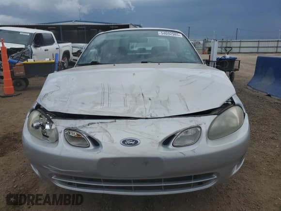 ✅ 2000 Ford Escort ZX2 • VIN: 3FAKP113XYR256067 • Lot: 54692985. Wystawiony na Copart z przebiegiem 52 853 mil. Bezpłatny archiwum sprzedaży aukcyjnych z USA i szczegółowy raport historii pojazdu na DreamBid. Zdjęcie 5.