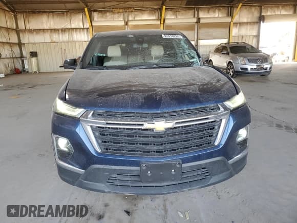 ✅ 2023 Chevrolet Traverse LS • VIN: 1GNERFKW4PJ250983 • Lot: 92416285. Wystawiony na Copart z przebiegiem 51 891 mil. Bezpłatny archiwum sprzedaży aukcyjnych z USA i szczegółowy raport historii pojazdu na DreamBid. Zdjęcie 5.