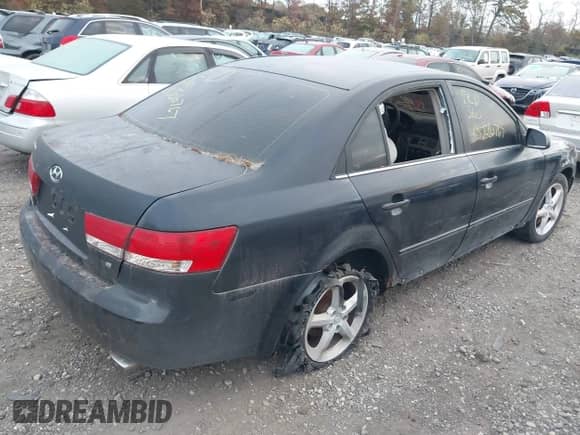 ✅ 2007 Hyundai Sonata SE • VIN: 5NPEU46F27H175957 • Lot: 43552827. Listed on IAAI with Not provided miles. Access the free auction sales archive from the USA and view a detailed vehicle history report at DreamBid. Image 4.