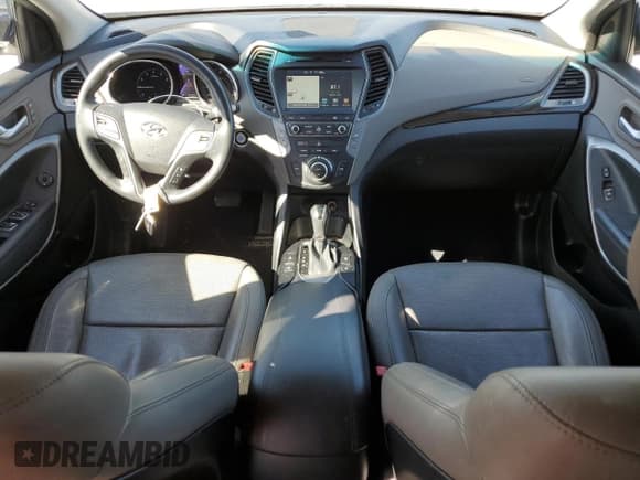 ✅ 2017 Hyundai Santa Fe Ultimate • VIN: 5XYZW4LA3HG462902 • Лот: 42781354. Опубликован ранее на Copart с пробегом 121 168 миль. Бесплатный доступ к архиву аукционных продаж из США и подробный отчёт об истории автомобиля на DreamBid. Изображение 8.