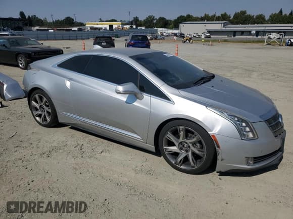 ✅ 2014 Cadillac ELR • VIN: 1G6RR1E44EU601980 • Lot: 64234895. Wystawiony na Copart z przebiegiem 136 001 mil. Bezpłatny archiwum sprzedaży aukcyjnych z USA i szczegółowy raport historii pojazdu na DreamBid. Zdjęcie 4.