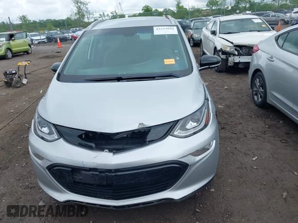 ✅ 2017 Chevrolet Bolt EV Premier • VIN: 1G1FX6S02H4181475 • Lot: 42233844. Wystawiony na IAAI z przebiegiem 35 758 mil. Bezpłatny archiwum sprzedaży aukcyjnych z USA i szczegółowy raport historii pojazdu na DreamBid. Zdjęcie 12.