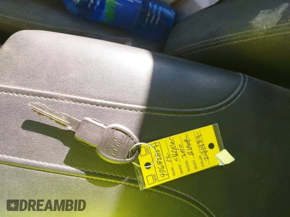 ✅ 2012 Chrysler 200 LX • VIN: 1C3CCBAB7CN271987 • Лот: 43682837. Опубликован ранее на IAAI с пробегом 220 403 миль. Бесплатный доступ к архиву аукционных продаж из США и подробный отчёт об истории автомобиля на DreamBid. Изображение 11.