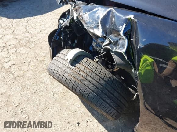 ✅ 2020 Alfa Romeo Giulia • VIN: ZARFAMAN0L7636282 • Lot: 43791095. Listed on IAAI with 34,592 mi. Free auction sales archive from the USA and detailed vehicle history report at DreamBid. Image 17.