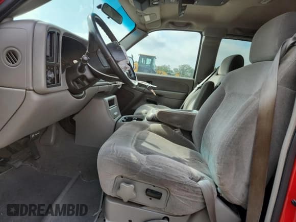 ✅ 2000 Chevrolet Silverado 1500 • VIN: 2GCEC19V2Y1195553 • Lot: 90279955. Wystawiony na Copart z przebiegiem 215 628 mil. Bezpłatny archiwum sprzedaży aukcyjnych z USA i szczegółowy raport historii pojazdu na DreamBid. Zdjęcie 7.