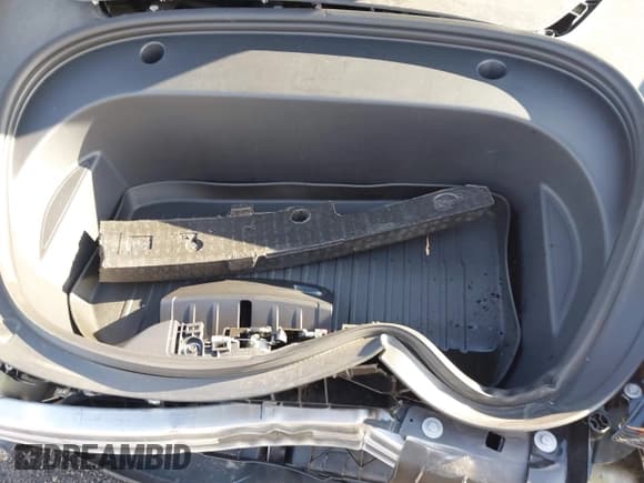 ✅ 2023 Tesla Model 3 • VIN: 5YJ3E1EA1PF696837 • Lot: 43775526. Wystawiony na IAAI z przebiegiem 36 920 mil. Bezpłatny archiwum sprzedaży aukcyjnych z USA i szczegółowy raport historii pojazdu na DreamBid. Zdjęcie 10.