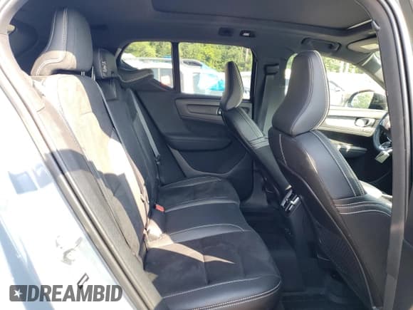 ✅ 2021 Volvo XC40 • VIN: YV4ED3UR8M2545326 • Lot: 62472553. Listed on Copart with 27,385 mi. Free auction sales archive from the USA and detailed vehicle history report at DreamBid. Image 10.