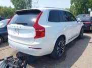 ✅ 2023 Volvo XC90 Plus • VIN: YV4H600N9P1936987 • Lot: 42808377. Wystawiony na IAAI z przebiegiem 31 711 mil. Bezpłatny archiwum sprzedaży aukcyjnych z USA i szczegółowy raport historii pojazdu na DreamBid. Zdjęcie 4.