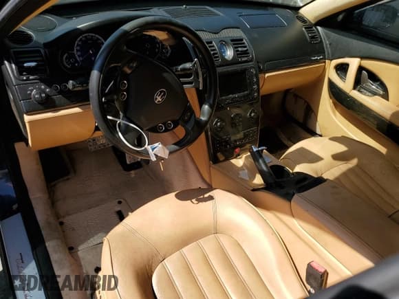 ✅ 2006 Maserati Quattroporte • VIN: ZAMCE39A860025163 • Лот: 66758055. Опубликован ранее на Copart с пробегом Не указан. Бесплатный доступ к архиву аукционных продаж из США и подробный отчёт об истории автомобиля на DreamBid. Изображение 8.