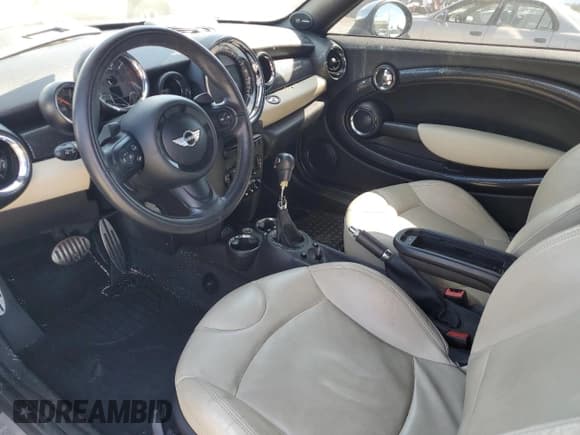 ✅ 2015 MINI Roadster S • VIN: WMWSY3C56FT595760 • Lot: 59503134. Wystawiony na Copart z przebiegiem Nie podano. Bezpłatny archiwum sprzedaży aukcyjnych z USA i szczegółowy raport historii pojazdu na DreamBid. Zdjęcie 8.