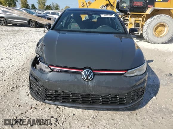 ✅ 2023 Volkswagen Golf GTI 40th Anniversary Edition • VIN: WVW9A7CD2PW201465 • Lot: 71808764. Wystawiony na Copart z przebiegiem 15 642 mil. Bezpłatny archiwum sprzedaży aukcyjnych z USA i szczegółowy raport historii pojazdu na DreamBid. Zdjęcie 5.