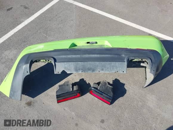 2015 Dodge Challenger R/T Scat Pack z VIN 2C3CDZFJ5FH714253, wystawiony jako IAAI lot #43095087 z przebiegiem 141 196 mil mil oraz . Historia ofert i sprzedaży dostępna na DreamBid. Obrazek 12.