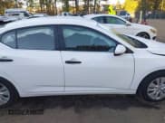 ✅ 2024 Nissan Sentra S • VIN: 3N1AB8BV5RY220309 • Lot: 43511665. Wystawiony na IAAI z przebiegiem 81 813 mil. Bezpłatny archiwum sprzedaży aukcyjnych z USA i szczegółowy raport historii pojazdu na DreamBid. Zdjęcie 13.