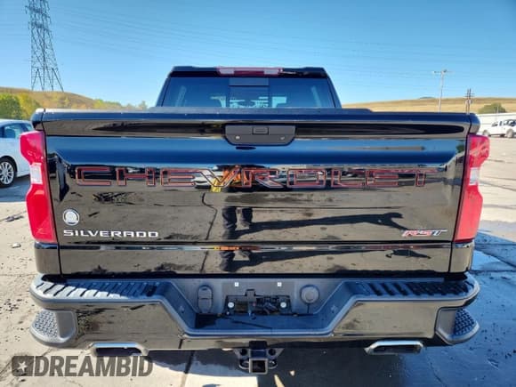 ✅ 2020 Chevrolet Silverado 1500 RST • VIN: 3GCUYEED7LG114208 • Lot: 85761795. Listed on Copart with 84,666 mi. Free auction sales archive from the USA and detailed vehicle history report at DreamBid. Image 6.