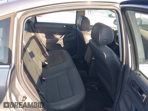✅ 2005 Volkswagen Passat GLS • VIN: WVWAE63B75E027499 • Lot: 42797804. Listed on IAAI with 162,873 mi. Free auction sales archive from the USA and detailed vehicle history report at DreamBid. Image 8.
