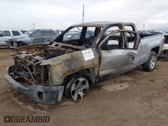 ✅ 2019 Chevrolet Silverado 1500 LT • VIN: 2GCVKPEC1K1169432 • Lot: 43174619. Wystawiony na IAAI z przebiegiem 99 402 mil. Bezpłatny archiwum sprzedaży aukcyjnych z USA i szczegółowy raport historii pojazdu na DreamBid. Zdjęcie 2.
