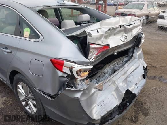 2016 Hyundai Sonata SE с VIN 5NPE24AF6GH393171, выставлен на аукционе IAAI как лот 43065301 с пробегом 134 684 миль миль и . История ставок и продаж доступна на DreamBid. Изображение 6.