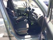 ✅ 2018 Jeep Renegade Altitude • VIN: ZACCJABB6JPH99941 • Lot: 42075982. Wystawiony na IAAI z przebiegiem 76 104 mil. Bezpłatny archiwum sprzedaży aukcyjnych z USA i szczegółowy raport historii pojazdu na DreamBid. Zdjęcie 5.