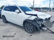 ✅ 2019 Volvo XC90 Momentum • VIN: YV4102CK6K1424242 • Lot: 42491046. Wystawiony na IAAI z przebiegiem 58 036 mil. Bezpłatny archiwum sprzedaży aukcyjnych z USA i szczegółowy raport historii pojazdu na DreamBid. Zdjęcie 1.