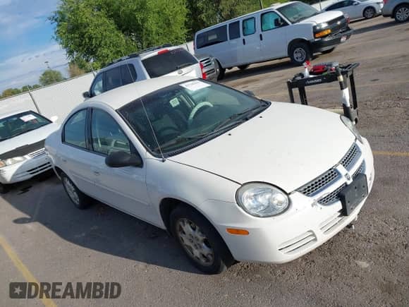 2005 Dodge Neon SXT z VIN 1B3ES56C25D289608, wystawiony jako IAAI lot #42766429 z przebiegiem 191 824 mil mil oraz . Historia ofert i sprzedaży dostępna na DreamBid. Obrazek 1.