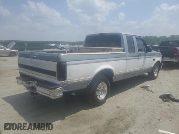 ✅ 1994 Ford F-150 • VIN: 1FTEX15N2RKB11632 • Lot: 59560045. Listed on Copart with 276,828 mi. Free auction sales archive from the USA and detailed vehicle history report at DreamBid. Image 3.