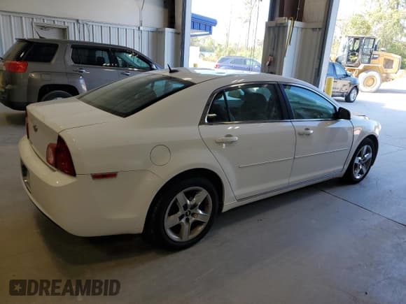 ✅ 2010 Chevrolet Malibu 1LT • VIN: 1G1ZC5EB3A4137071 • Lot: 71713074. Listed on Copart with 107,388 mi. Free auction sales archive from the USA and detailed vehicle history report at DreamBid. Image 3.