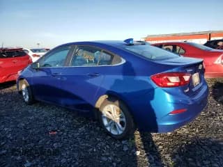 ✅ 2019 Chevrolet Cruze LT • VIN: 1G1BE5SM1K7103664 • Lot: 70132035. Wystawiony na Copart z przebiegiem 110 726 mil. Bezpłatny archiwum sprzedaży aukcyjnych z USA i szczegółowy raport historii pojazdu na DreamBid. Zdjęcie 2.