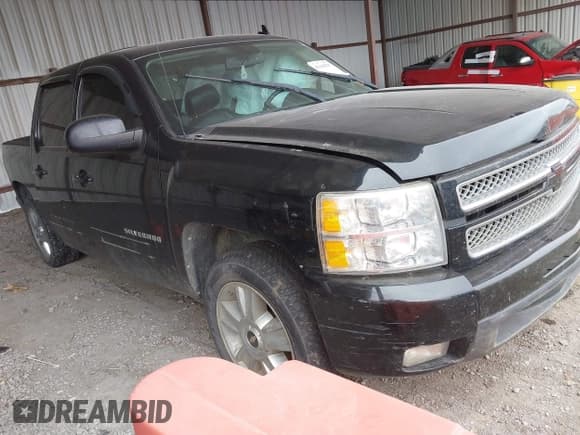 ✅ 2012 Chevrolet Silverado 1500 LTZ • VIN: 3GCPCTE02CG146416 • Lot: 41168217. Wystawiony na IAAI z przebiegiem 195 357 mil. Bezpłatny archiwum sprzedaży aukcyjnych z USA i szczegółowy raport historii pojazdu na DreamBid. Zdjęcie 1.