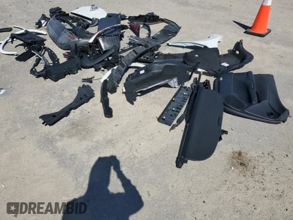 ✅ 2024 Lexus RX 350 Premium • VIN: 2T2BAMBA8RC040098 • Lot: 84560125. Wystawiony na Copart z przebiegiem 7 187 mil. Bezpłatny archiwum sprzedaży aukcyjnych z USA i szczegółowy raport historii pojazdu na DreamBid. Zdjęcie 13.