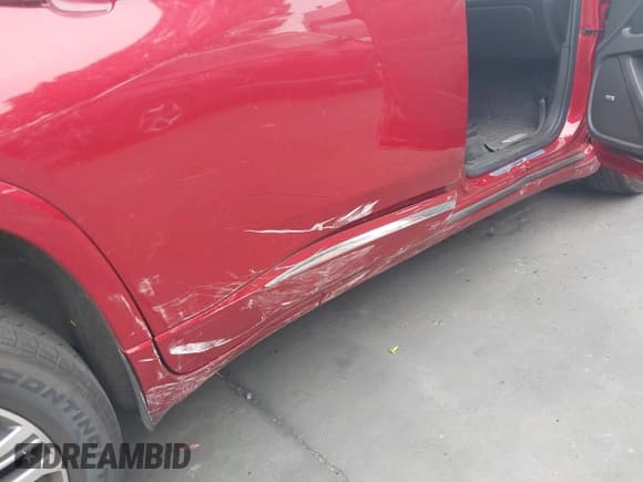 ✅ 2023 Chevrolet Traverse High Country • VIN: 1GNEVNKW9PJ242335 • Lot: 42415467. Wystawiony na IAAI z przebiegiem 25 855 mil. Bezpłatny archiwum sprzedaży aukcyjnych z USA i szczegółowy raport historii pojazdu na DreamBid. Zdjęcie 20.