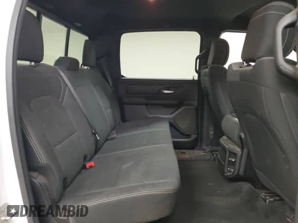 2022 Ram 1500 Tradesman z VIN 1C6RRFNG9NN188590, wystawiony jako Copart lot #85869435 z przebiegiem 142 988 mil mil oraz Czysty tytuł • Clean title. Historia ofert i sprzedaży dostępna na DreamBid. Obrazek 11.