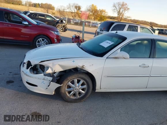 ✅ 2005 Buick LaCrosse CXL • VIN: 2G4WD562X51269067 • Lot: 43586582. Wystawiony na IAAI z przebiegiem 190 937 mil. Bezpłatny archiwum sprzedaży aukcyjnych z USA i szczegółowy raport historii pojazdu na DreamBid. Zdjęcie 13.