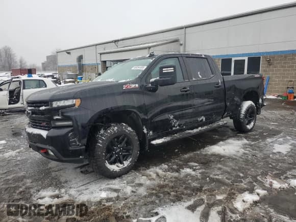 ✅ 2022 Chevrolet Silverado 1500 LT Trail Boss • VIN: 3GCPYFEL4NG101803 • Lot: 45054495. Wystawiony na Copart z przebiegiem 37 734 mil. Bezpłatny archiwum sprzedaży aukcyjnych z USA i szczegółowy raport historii pojazdu na DreamBid. Zdjęcie 1.