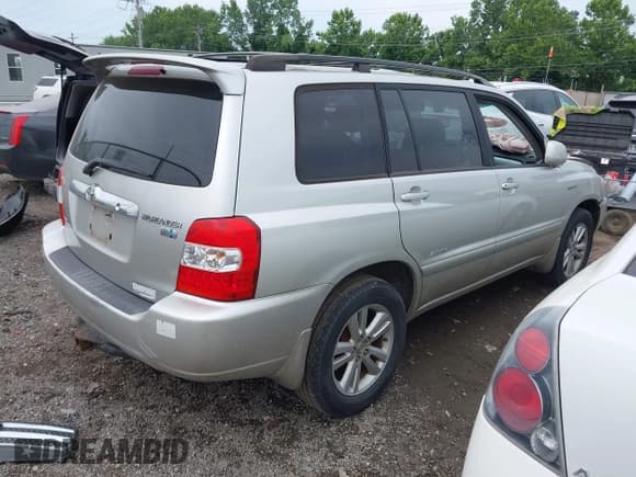 ✅ 2007 Toyota Highlander w/3rd Row • VIN: JTEEW21A370042689 • Lot: 42688770. Wystawiony na IAAI z przebiegiem 239 005 mil. Bezpłatny archiwum sprzedaży aukcyjnych z USA i szczegółowy raport historii pojazdu na DreamBid. Zdjęcie 4.