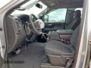 ✅ 2023 Chevrolet Silverado 2500HD Custom • VIN: 2GC4YMEY5P1717251 • Лот: 81000945. Опубликован ранее на Copart с пробегом 80 711 миль. Бесплатный доступ к архиву аукционных продаж из США и подробный отчёт об истории автомобиля на DreamBid. Изображение 7.