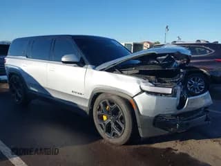 ✅ 2023 Rivian R1S Adventure • VIN: 7PDSGABA7PN028495 • Lot: 43496217. Wystawiony na IAAI z przebiegiem Nie podano. Bezpłatny archiwum sprzedaży aukcyjnych z USA i szczegółowy raport historii pojazdu na DreamBid. Zdjęcie 1.