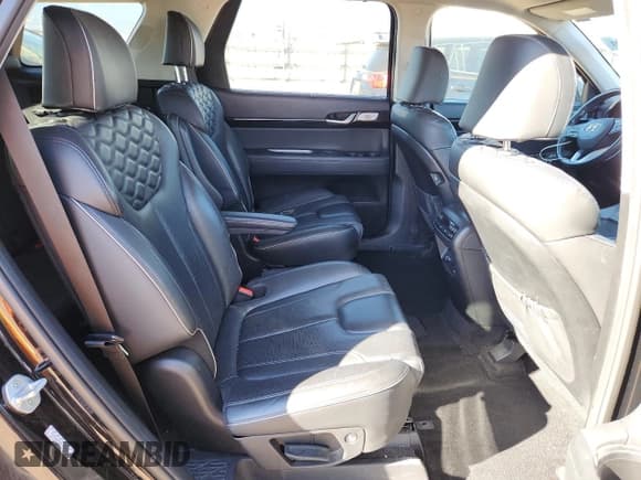 ✅ 2022 Hyundai Palisade Limited • VIN: KM8R5DHE8NU472801 • Lot: 82743525. Listed on Copart with 49,215 mi. Free auction sales archive from the USA and detailed vehicle history report at DreamBid. Image 11.