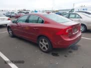 ✅ 2012 Volvo S60 T5 • VIN: YV1622FS6C2024993 • Lot: 43716022. Wystawiony na IAAI z przebiegiem 123 558 mil. Bezpłatny archiwum sprzedaży aukcyjnych z USA i szczegółowy raport historii pojazdu na DreamBid. Zdjęcie 3.