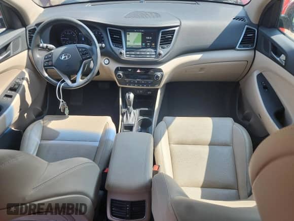 2017 Hyundai Tucson SE Plus z VIN KM8J3CA46HU532870, wystawiony jako Copart lot #71693545 z przebiegiem 55 221 mil mil oraz Nie do naprawy • Non repairable. Historia ofert i sprzedaży dostępna na DreamBid. Obrazek 8.