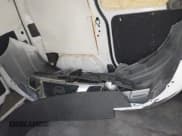 ✅ 2020 Nissan NV200 SV • VIN: 3N6CM0KN8LK707416 • Lot: 39552346. Wystawiony na IAAI z przebiegiem 139 179 mil. Bezpłatny archiwum sprzedaży aukcyjnych z USA i szczegółowy raport historii pojazdu na DreamBid. Zdjęcie 12.