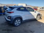 ✅ 2020 Hyundai Kona Limited • VIN: KM8K33AG4LU077377 • Лот: 90468775. Опубликован ранее на Copart с пробегом 119 996 миль. Бесплатный доступ к архиву аукционных продаж из США и подробный отчёт об истории автомобиля на DreamBid. Изображение 3.