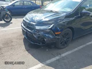 ✅ 2025 Honda Odyssey Sport-L • VIN: 5FNRL6H71SB004355 • Lot: 43149746. Wystawiony na IAAI z przebiegiem 12 362 mil. Bezpłatny archiwum sprzedaży aukcyjnych z USA i szczegółowy raport historii pojazdu na DreamBid. Zdjęcie 6.