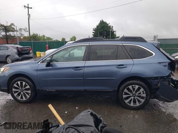 ✅ 2016 Subaru Outback Limited • VIN: 4S4BSENC7G3234546 • Lot: 42232241. Listed on IAAI with 154,964 mi. Free auction sales archive from the USA and detailed vehicle history report at DreamBid. Image 14.