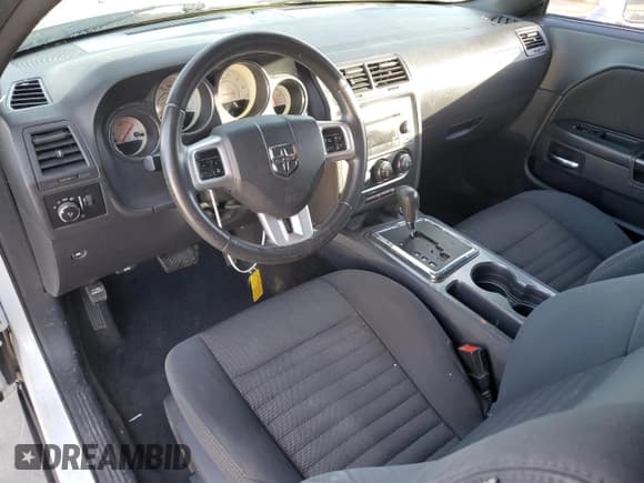 ✅ 2014 Dodge Challenger Rallye Redline • VIN: 2C3CDYAGXEH152984 • Lot: 86297854. Wystawiony na Copart z przebiegiem 205 391 mil. Bezpłatny archiwum sprzedaży aukcyjnych z USA i szczegółowy raport historii pojazdu na DreamBid. Zdjęcie 8.